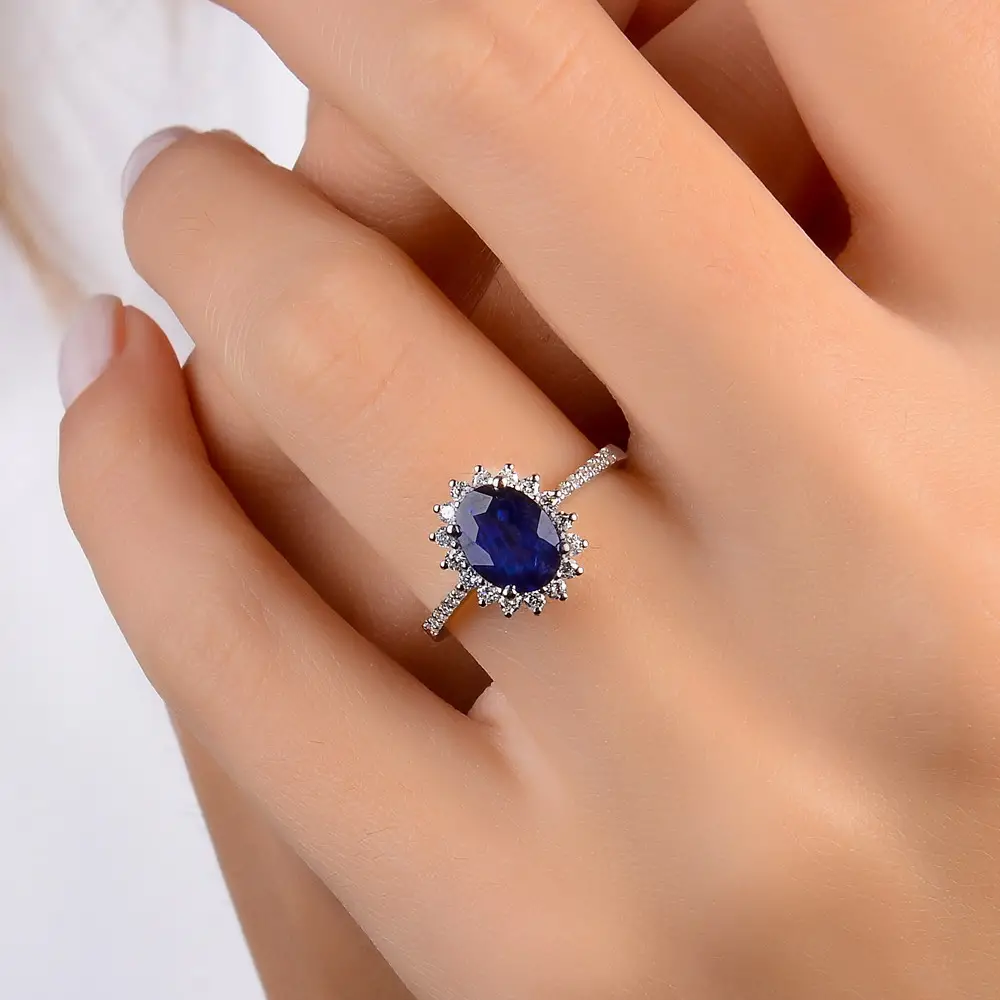 2.07 Karat Pırlanta Oval Safir Yüzük