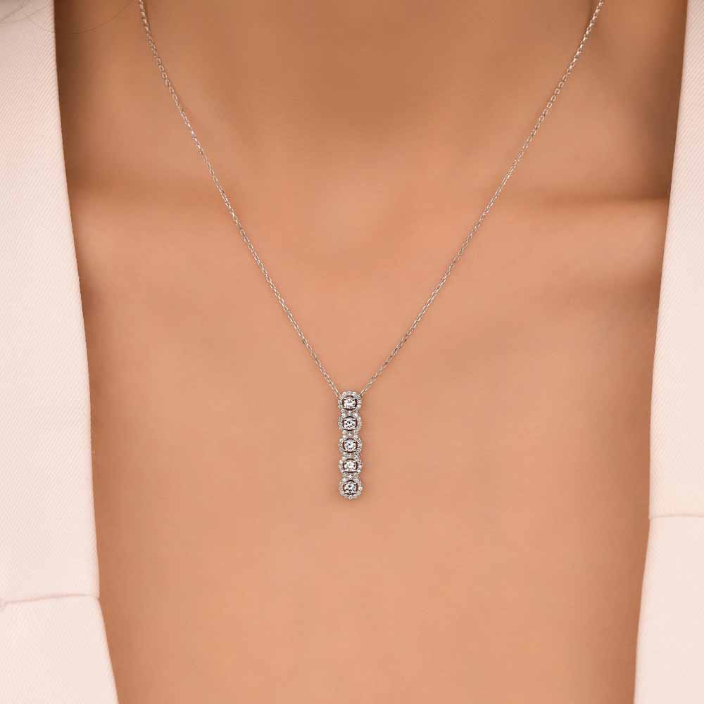 0,58 Karat Pırlanta Özel Tasarım Halo Kolye