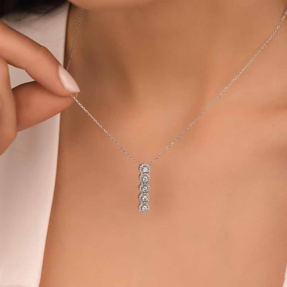 0,58 Karat Pırlanta Özel Tasarım Halo Kolye