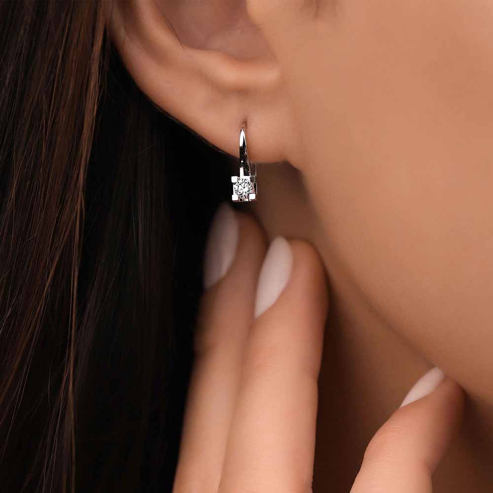 0,33 Karat Pırlanta Tektaş Küpe