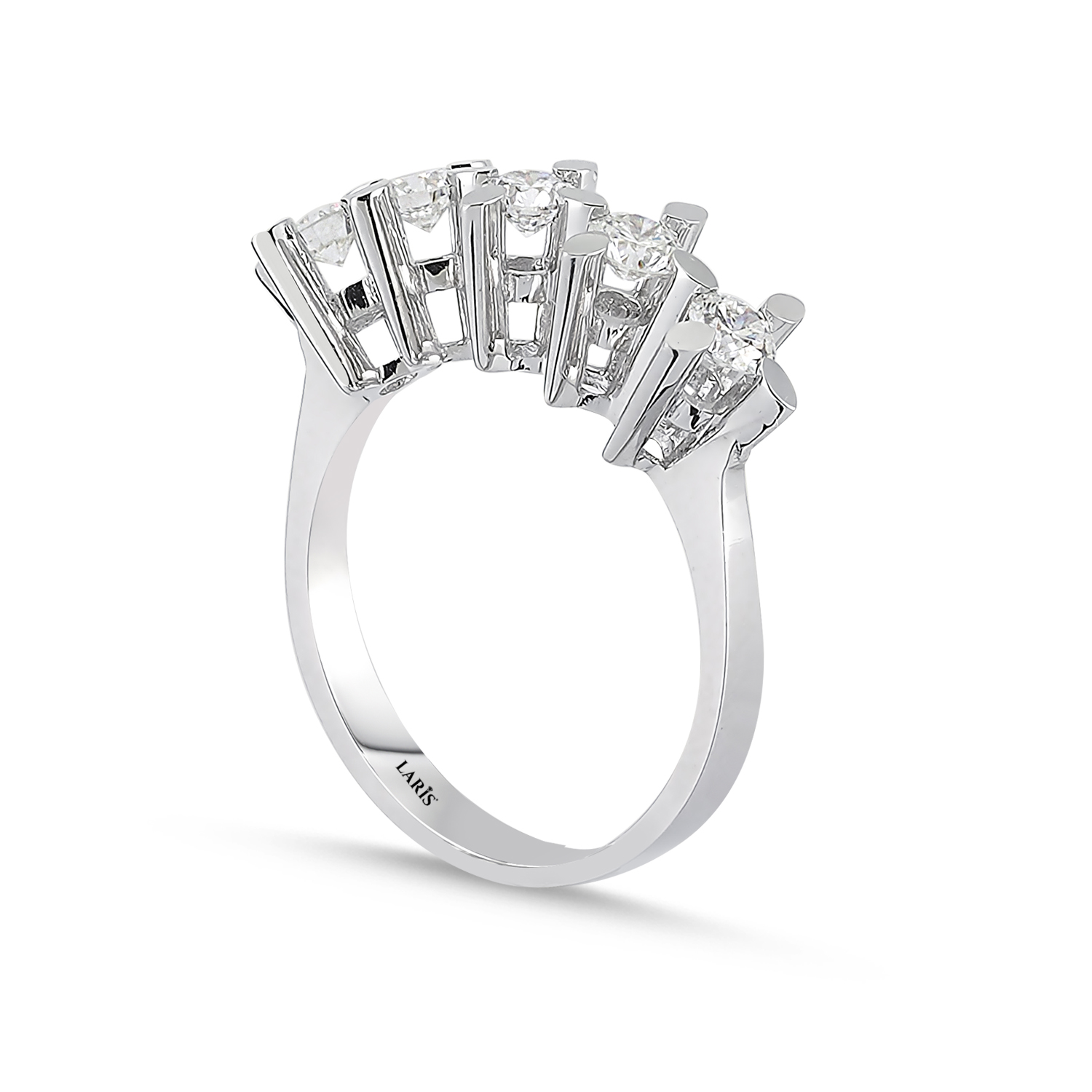 Beştaş Yüzükler 0,70 Karat Pırlanta Badem Tırnak Beştaş Yüzük