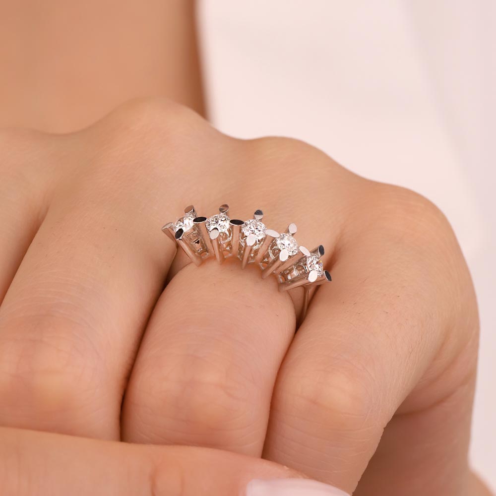 Beştaş Yüzükler 0,70 Karat Pırlanta Badem Tırnak Beştaş Yüzük