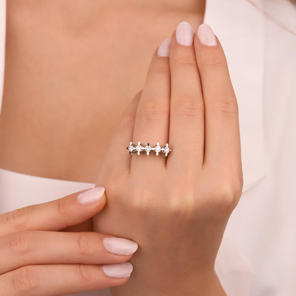 Beştaş Yüzükler 0,70 Karat Pırlanta Badem Tırnak Beştaş Yüzük