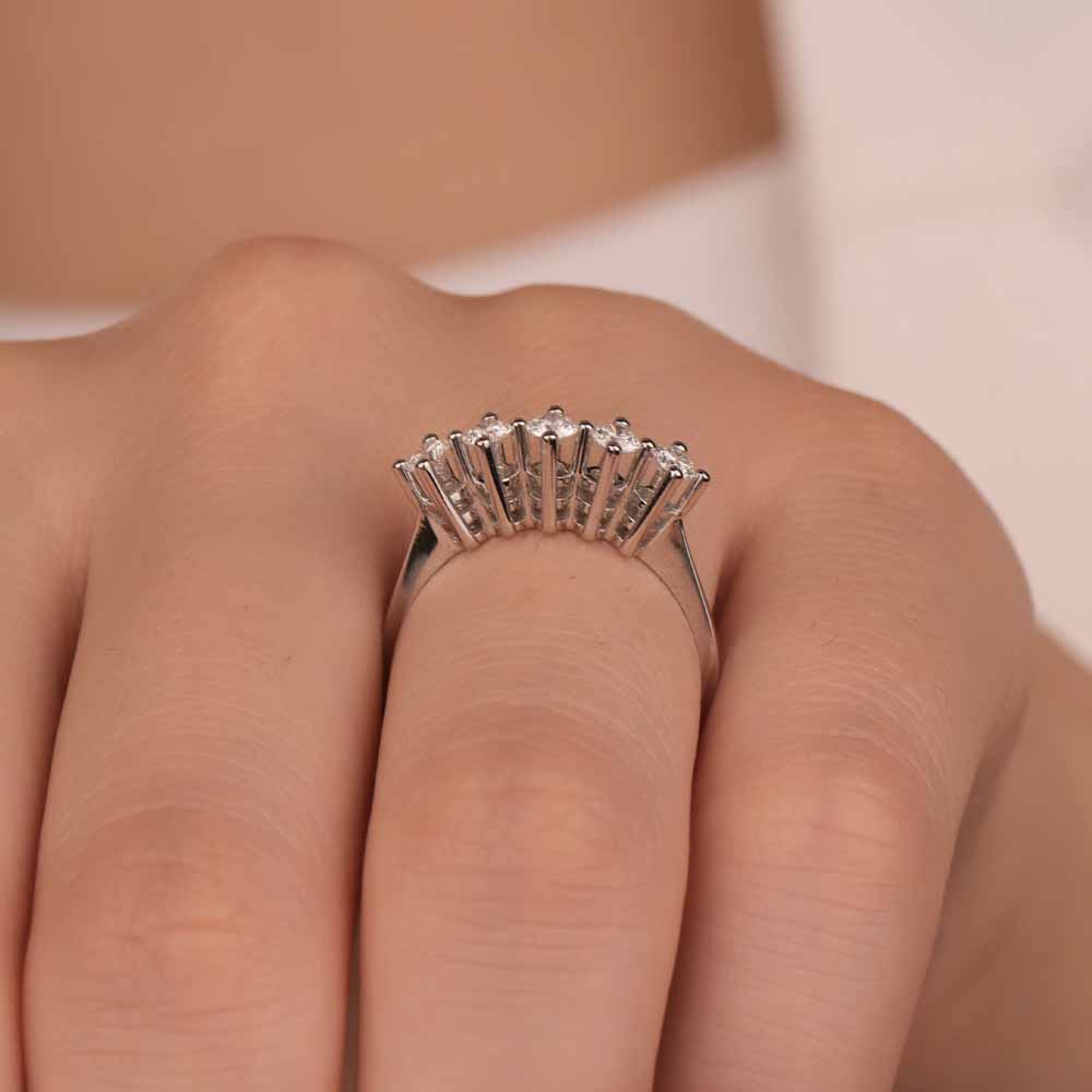 Beştaş Yüzükler 0,50 Karat Pırlanta Beştaş Yüzük