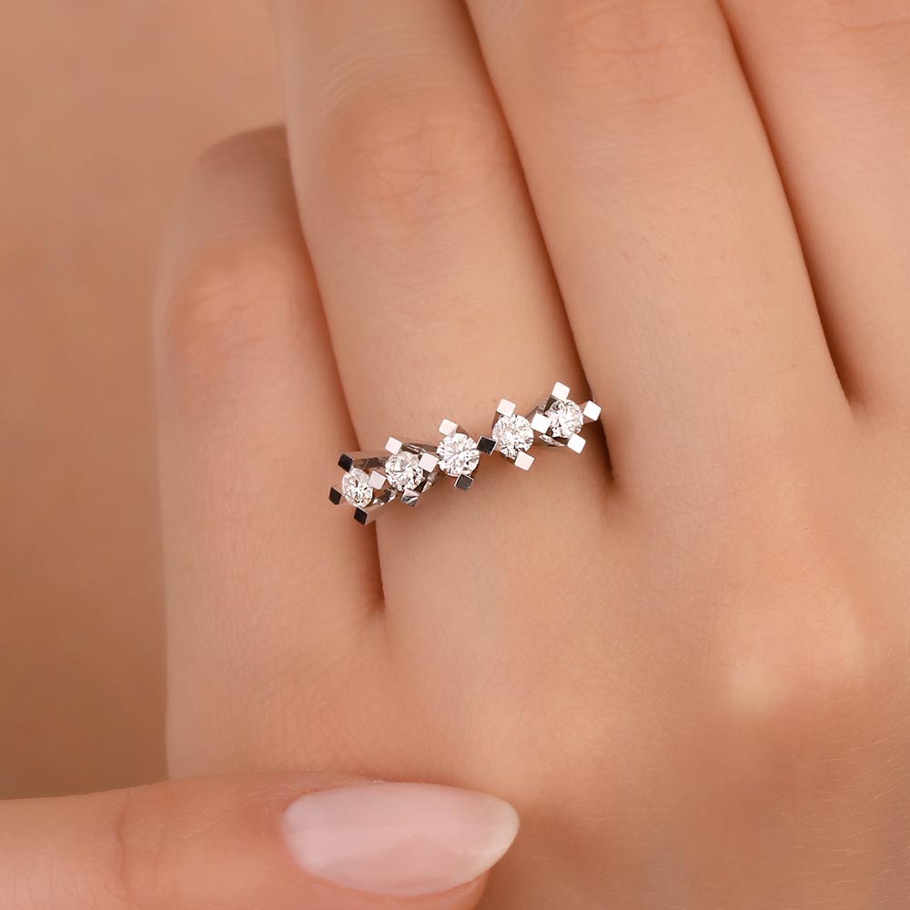 Beştaş Yüzükler 0.40 Karat Pırlanta Kare Tırnak Valiente Beştaş Yüzük