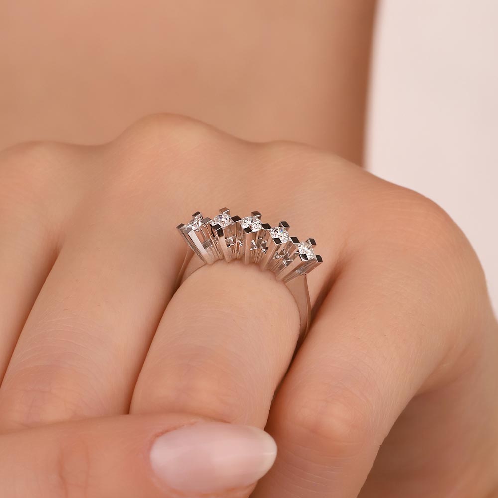 Beştaş Yüzükler 0.40 Karat Pırlanta Kare Tırnak Valiente Beştaş Yüzük