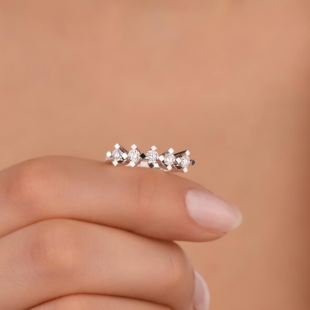 Beştaş Yüzükler 0.40 Karat Pırlanta Kare Tırnak Valiente Beştaş Yüzük