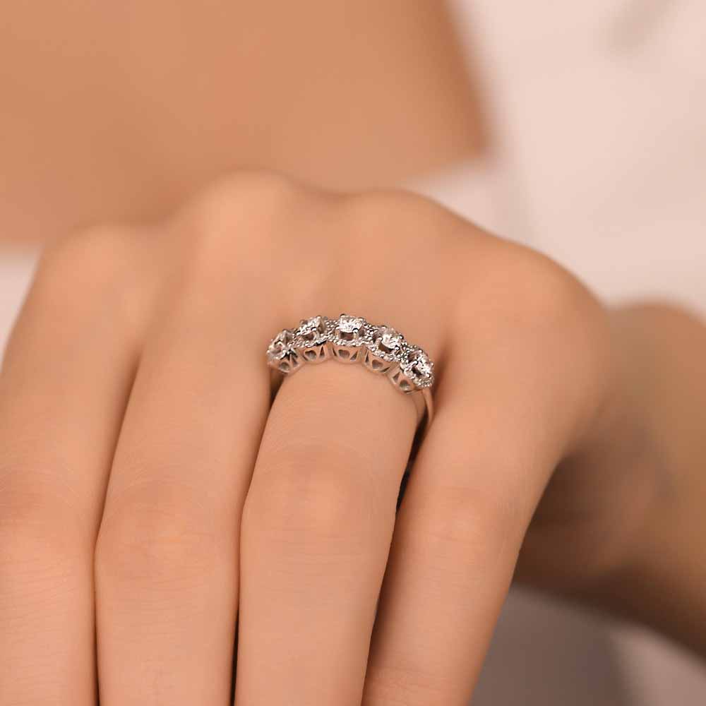 Beştaş Yüzükler 0,73 Karat Pırlanta Özel Tasarım Halo Beştaş Yüzük