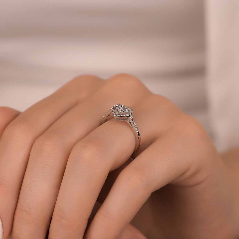 0,29 Karat Pırlanta Coronet Kalp Tasarım  Yüzük