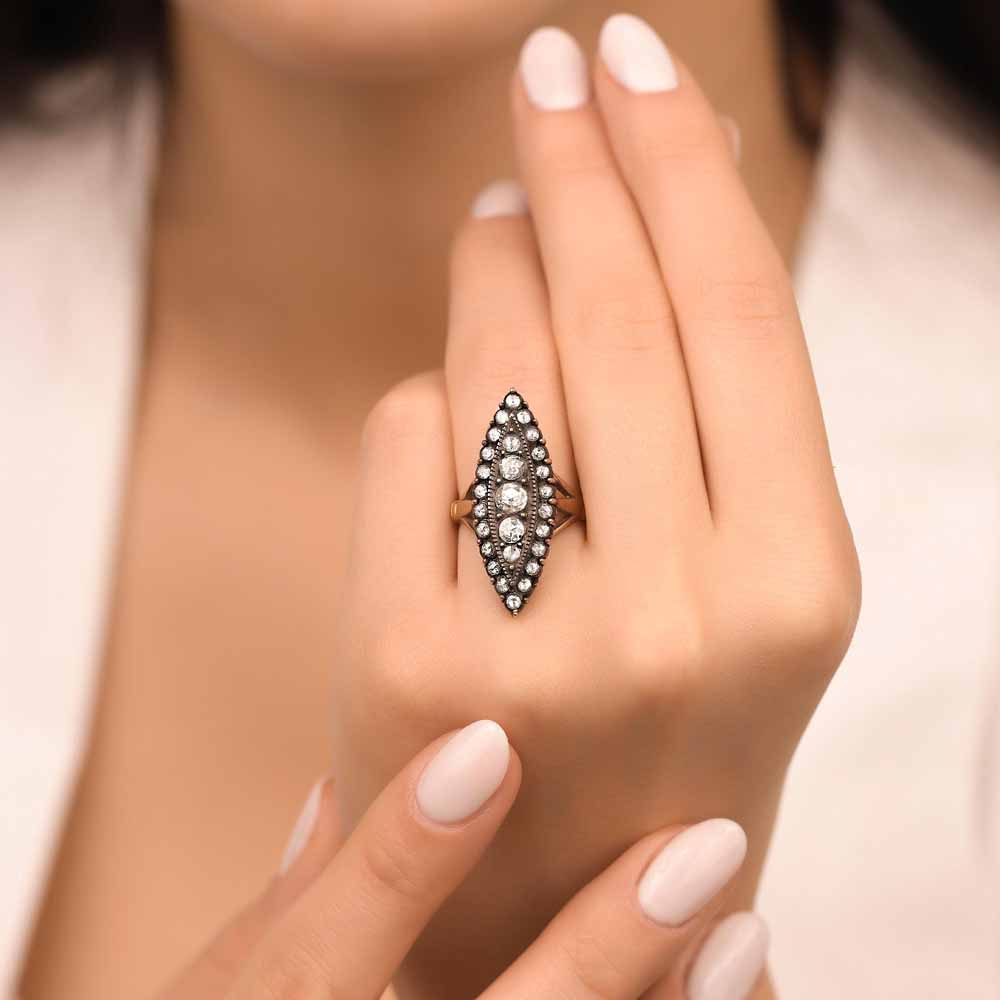 0,83 Karat Elmas Mekik Yüzük