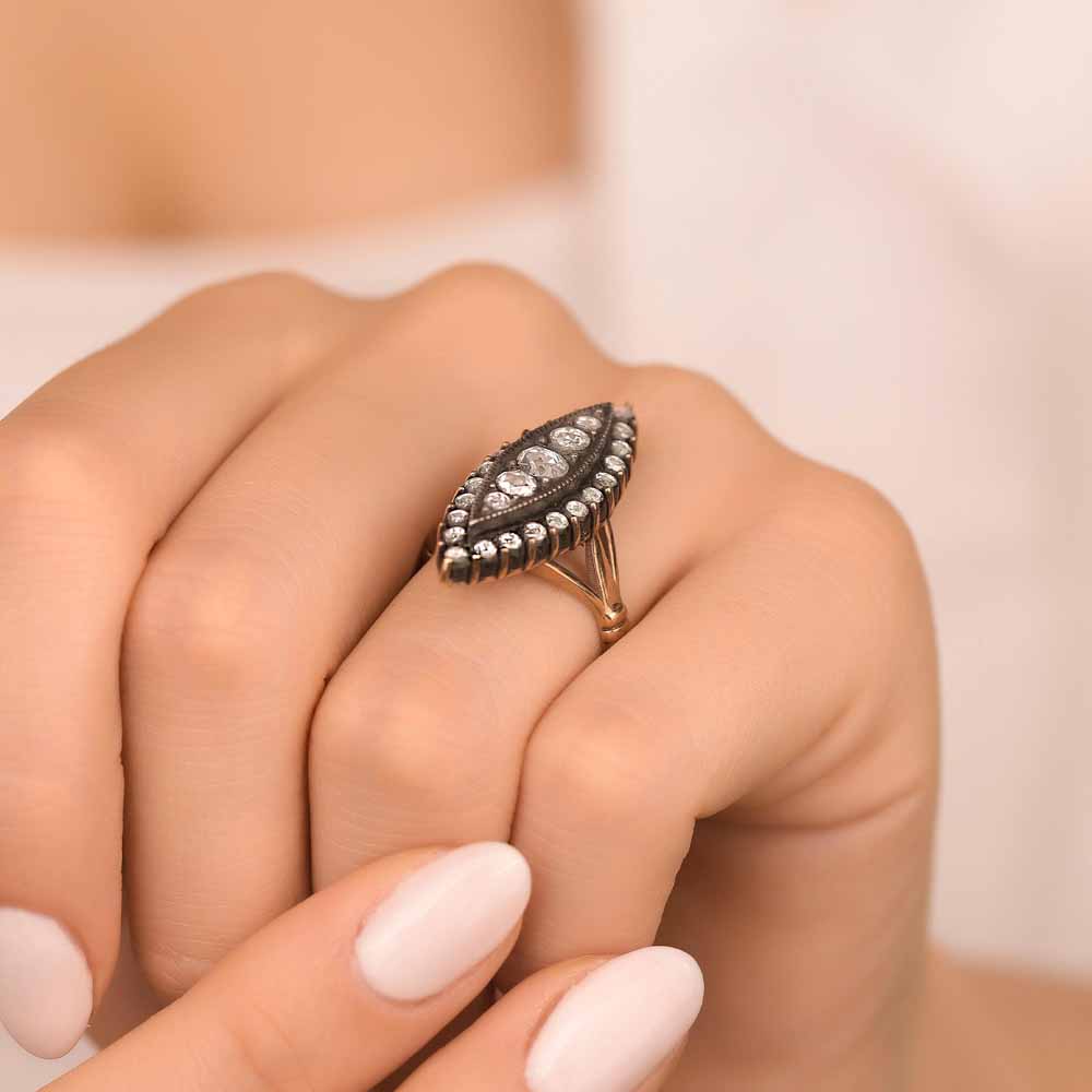 0,83 Karat Elmas Mekik Yüzük