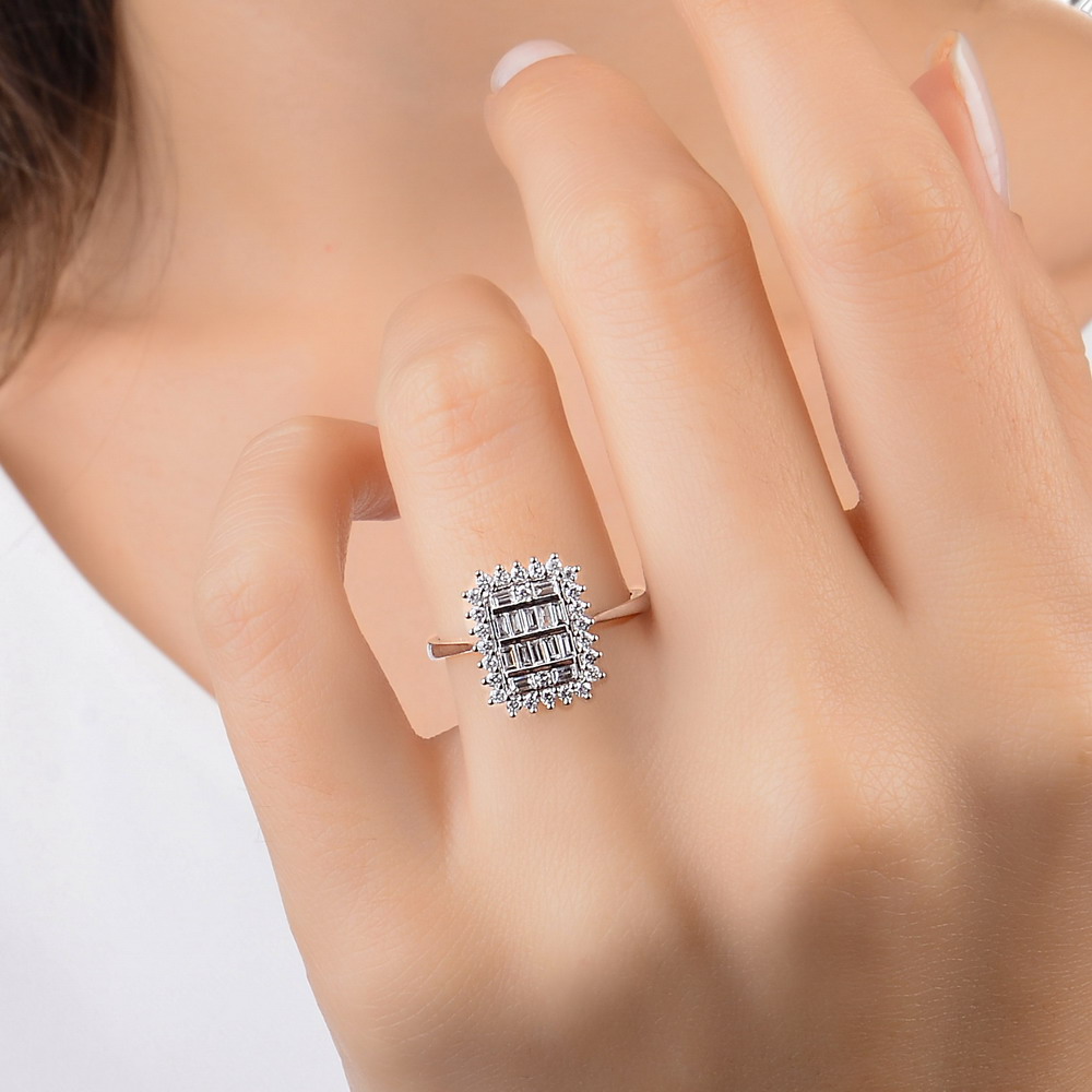 0.63 Karat Pırlanta Baget Yüzük