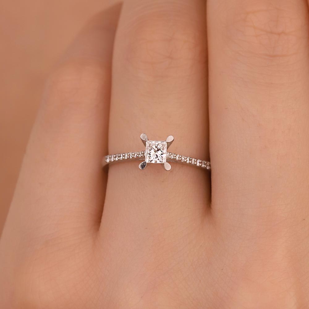 Tektaş Yüzükler 0,35 Karat Pırlanta Prenses Kesim Tektaş Yüzük