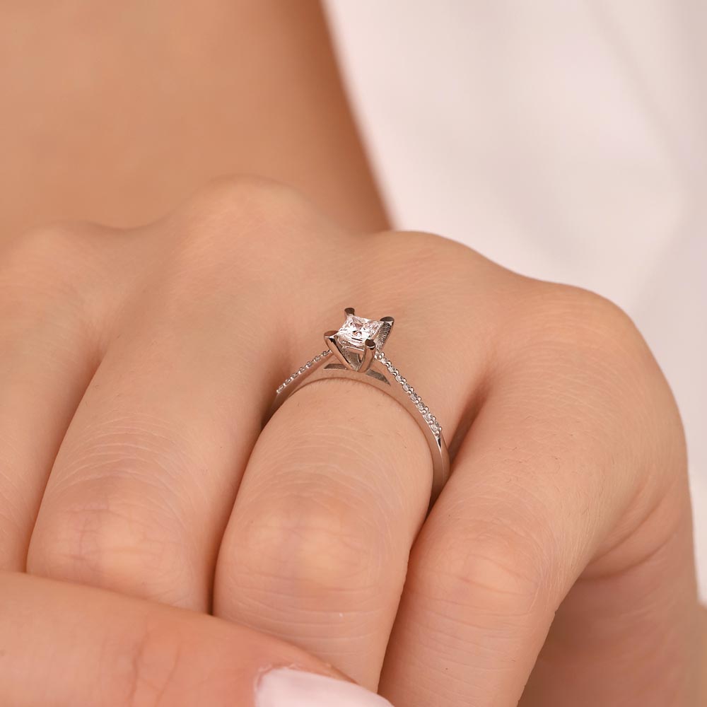 Tektaş Yüzükler 0,35 Karat Pırlanta Prenses Kesim Tektaş Yüzük