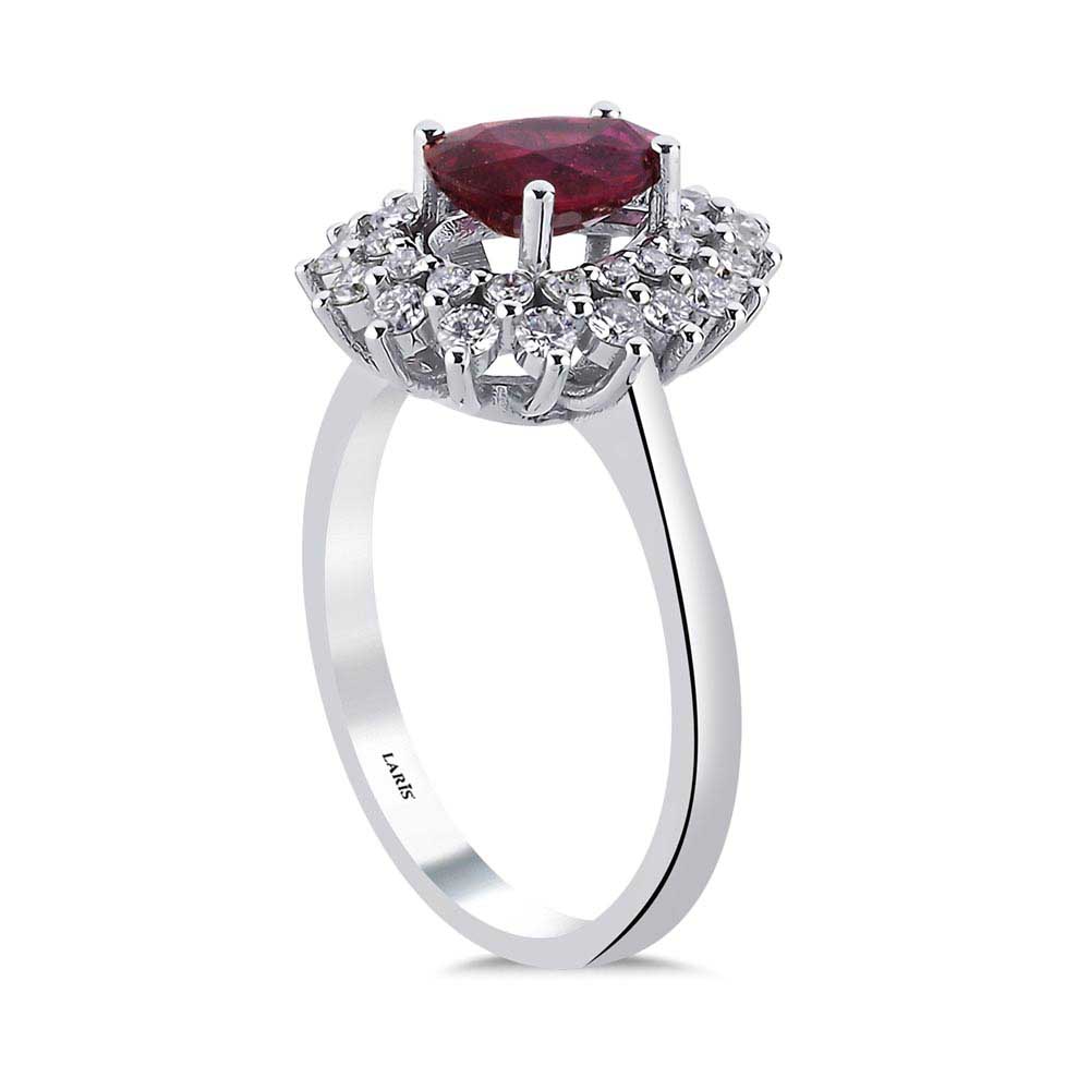 2,85 Karat Pırlanta Damla Kesim Stern Yakut Yüzük