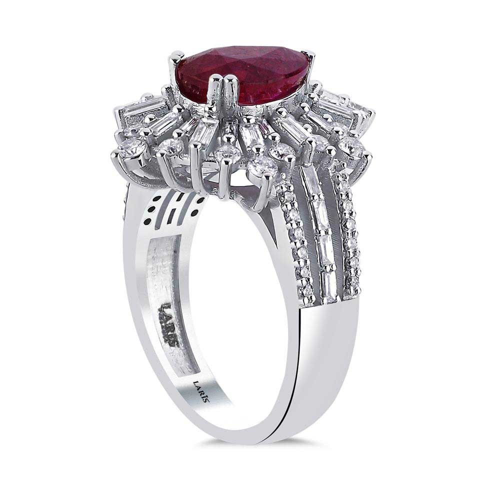 4,35 Karat Pırlanta Taşlı Yakut Stern Tasarım Yüzük