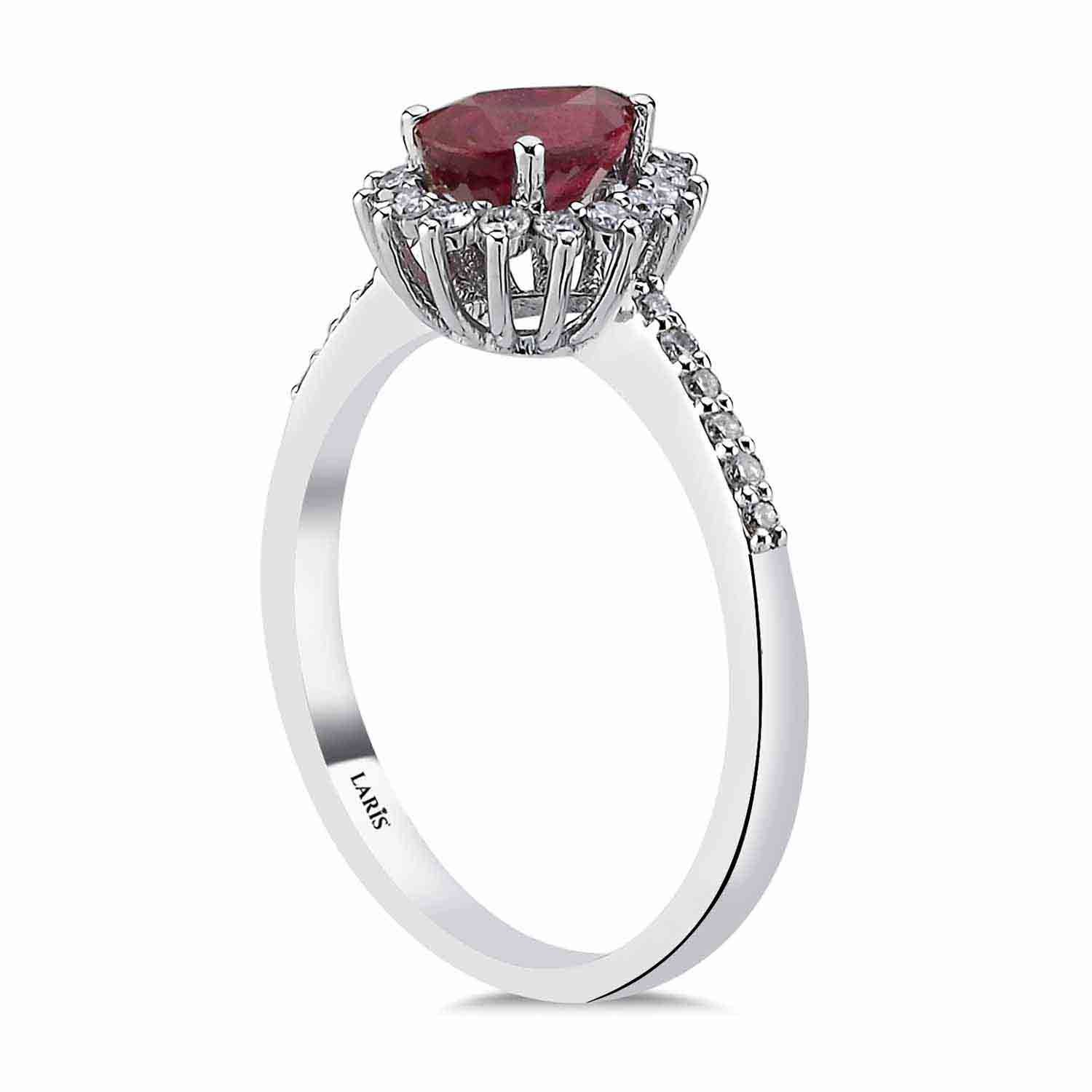 1.41 Karat Pırlanta Damla Kesim Stern Yakut Yüzük