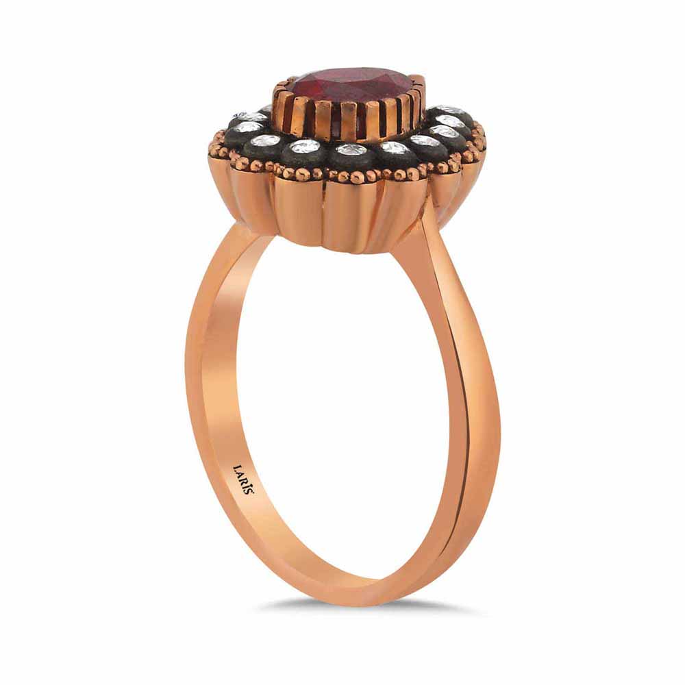 1,05 Karat Elmas Damla Yakut Yüzük